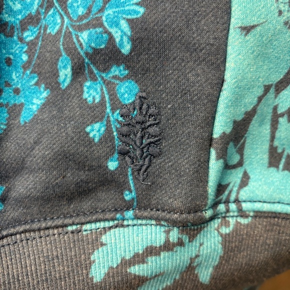 NWT FP Movement Sprint To The Finish Printed Hoodie in Blue Floral, size Medium - Picture 12 of 12